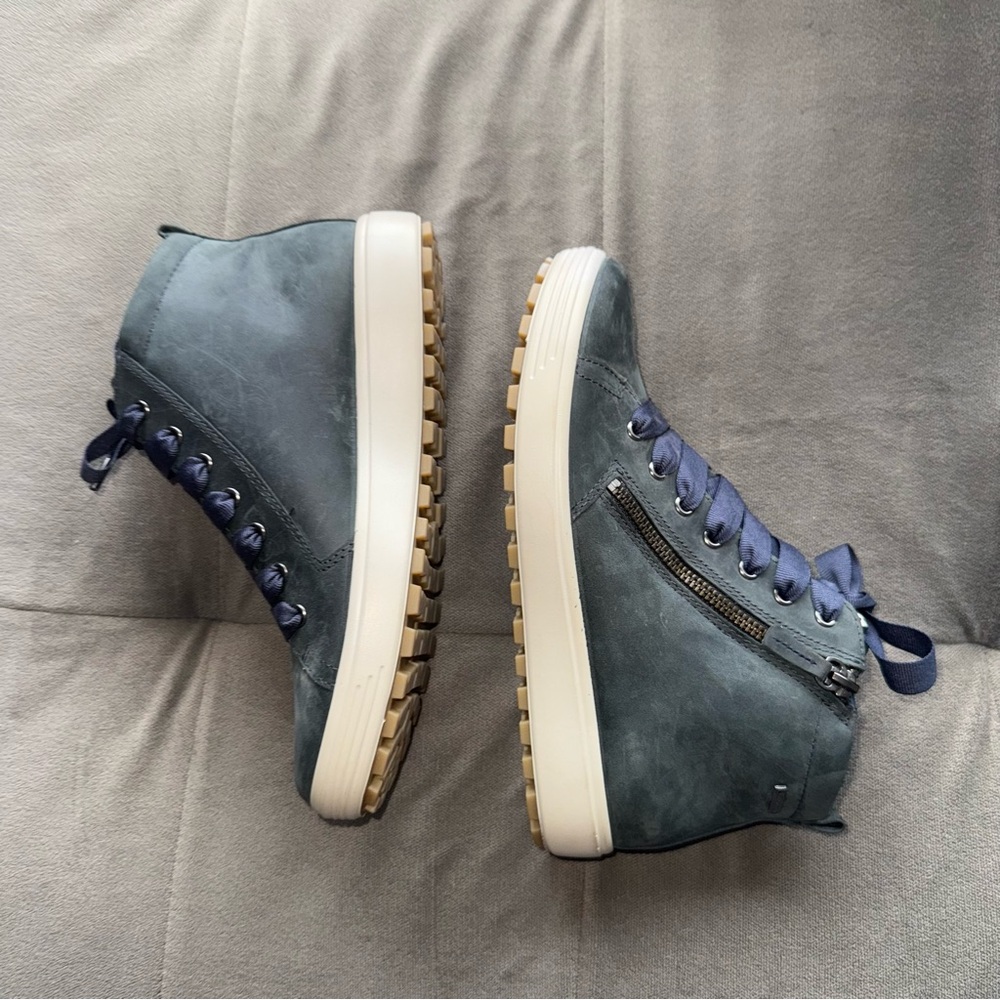 ECCO Soft 7 Tred GORE-TEX High Top Sneaker Marine Cow Oil Nubuck 7.5W Blue - Picture 6 of 13